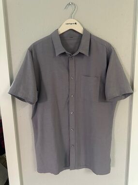 Vuori Men's Short-Sleeve Button-Down Shirt in Gray